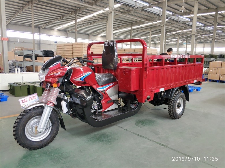 4500N.M / R / Min Üç Tekerlekli 2.5t Yük 150CC Kargo Üç Tekerlekli Bisiklet